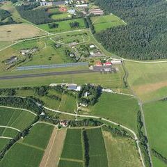 Flugwegposition um 15:55:16: Aufgenommen in der Nähe von Kreisfreie Stadt Würzburg, Würzburg, Deutschland in 751 Meter
